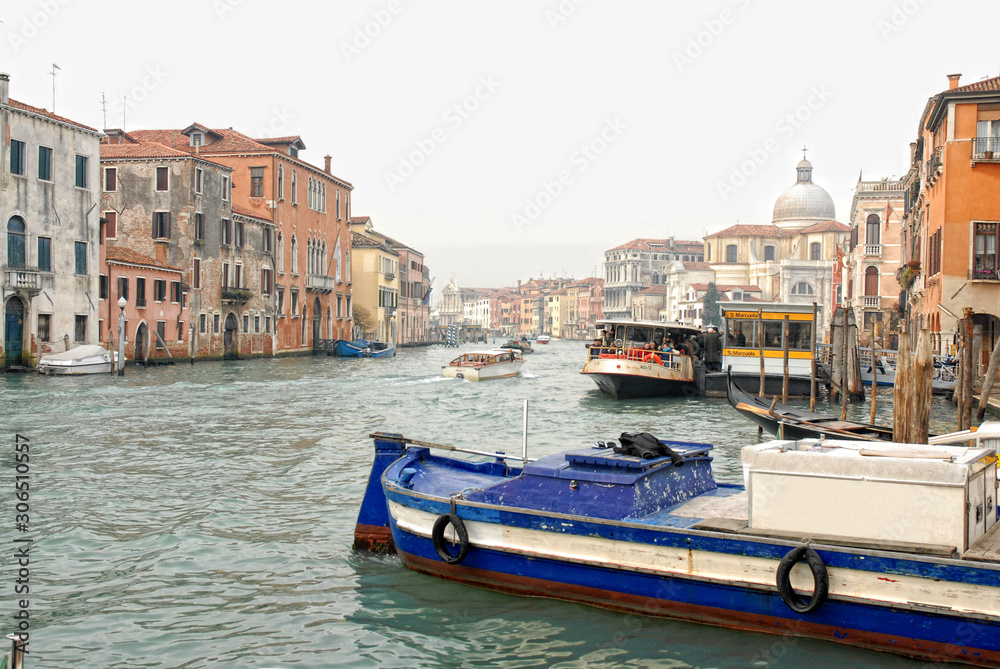 Obraz premium image of venice canal on a gray day
