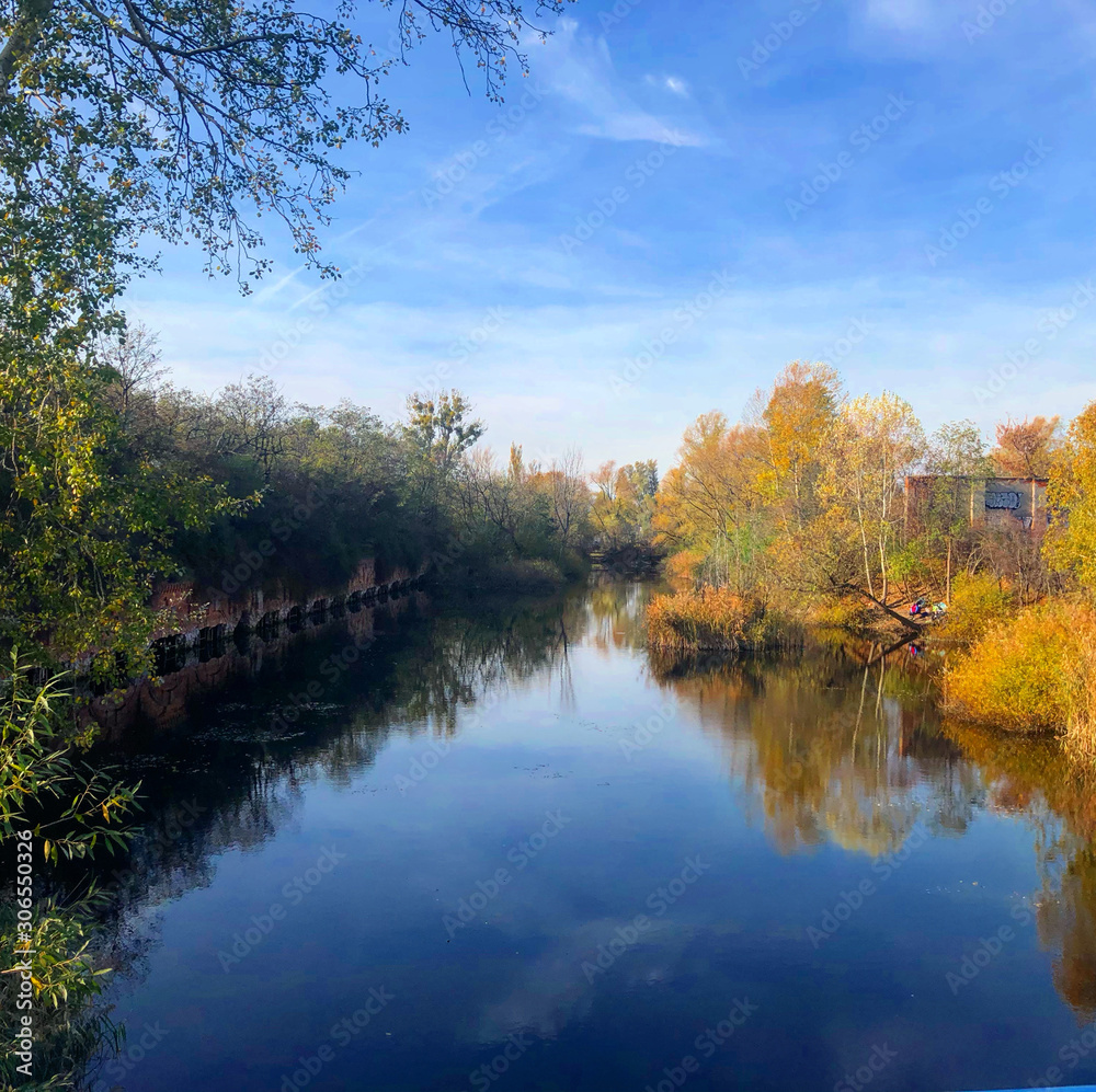 Fototapeta premium autumn landscape with lake and trees
