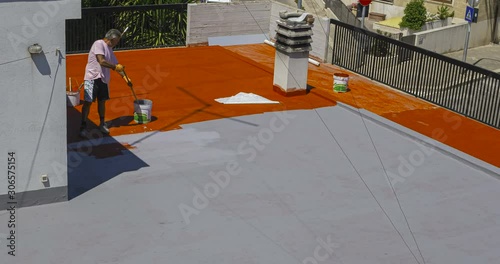 Building resins for waterproofing terraces, solving infiltration problems and making the surface walkable and aesthetically pleasing