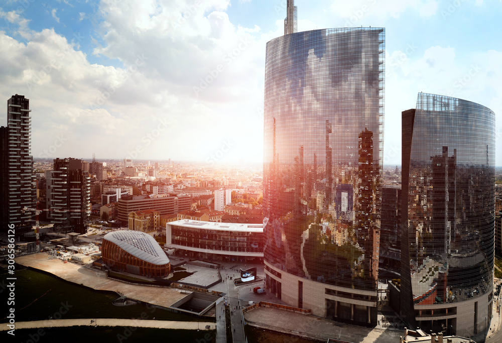 Naklejka premium odbicie nowej nowoczesnej dzielnicy Mediolanu