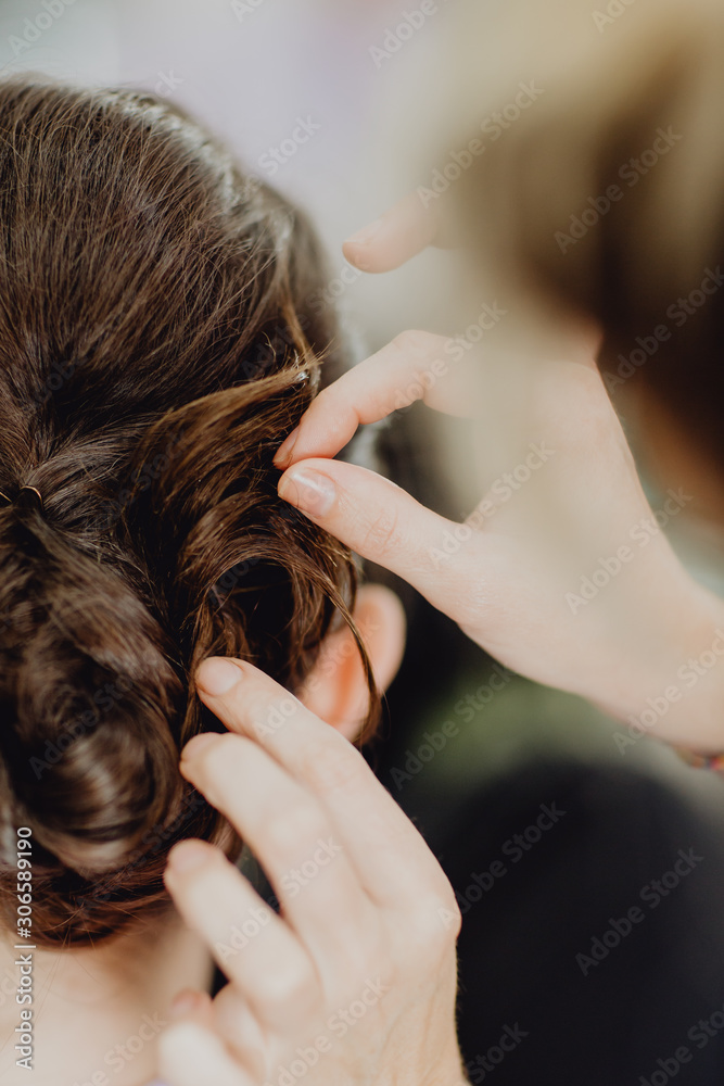 Fototapeta premium Faire un chignon