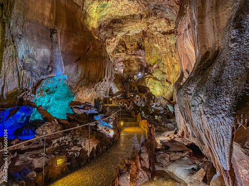 Slika na platnu Interior view to Grutas Mira de Aire cave in Portugal.