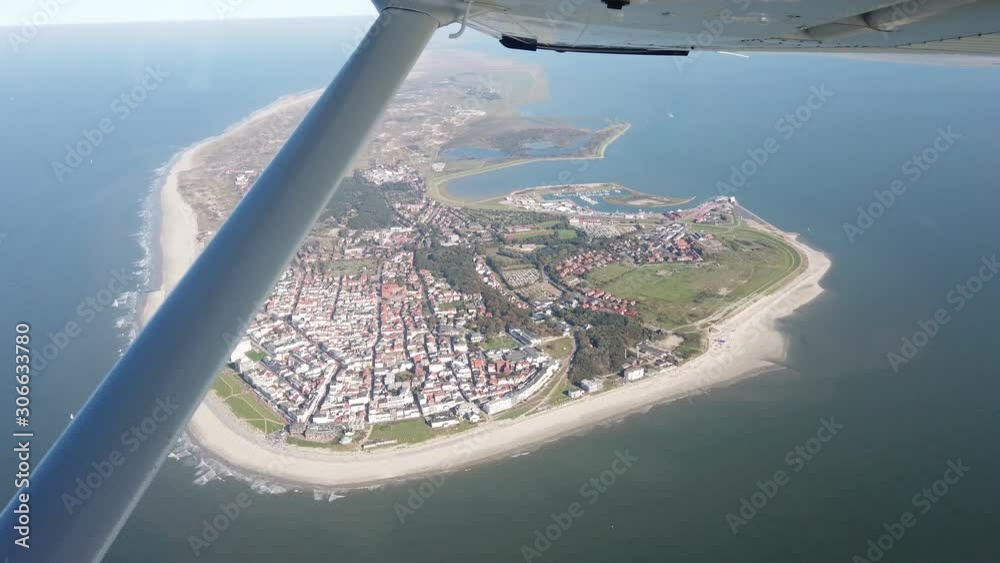 Norderney aus dem Flugzeug von oben (1) [4K50p]