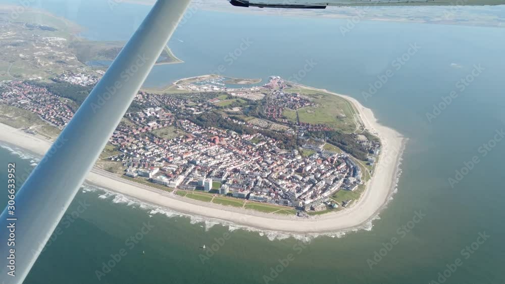Norderney aus dem Flugzeug von oben (2) [4K50p]