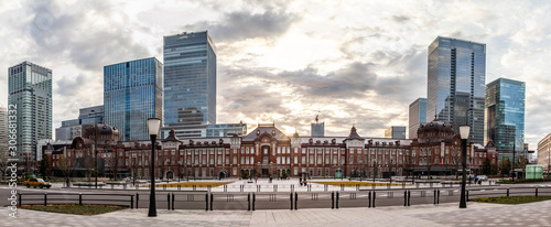 Fotografía okyo station, a railway station in the Marunouchi business district of Chiyoda,