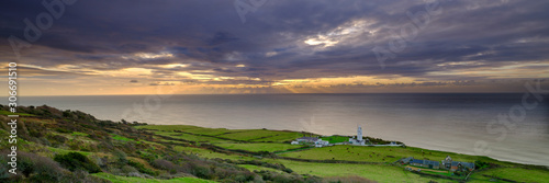 Fotografia The view at sunrise from the Undercliff at Niton towards St Catherine's Point, U