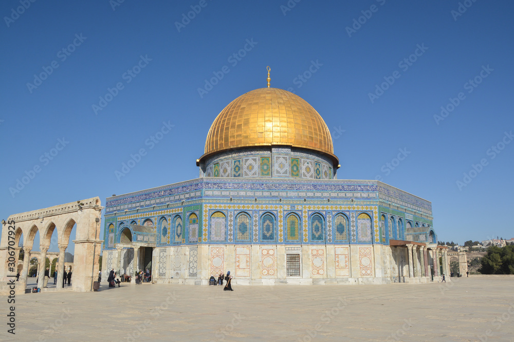 Obraz premium Dome of the Rock Mosque in Jerusalem.
