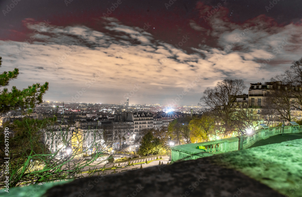 butte Montmartre  panorama de paris de nuit (novembre 2019 ) 