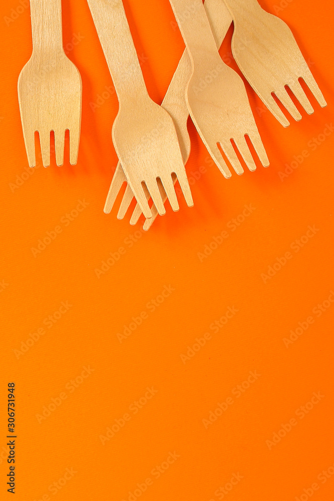 cutlery craft set wooden (eco friendly forks, plates, biodegradable materials) food containers eco packaging, concept. food background. copy space cutlery craft set wooden (eco friendly forks, plates, biodegradable materials) food containers eco packaging, concept. food background. copy space