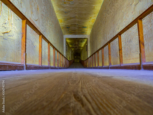 Fényképezés Walkway, Tomb of King Ramses IV, Valley of the Kings, Luxor, Egypt