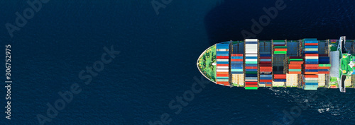 Foto Aerial drone panoramic ultra wide photo of industrial container tanker ship crui