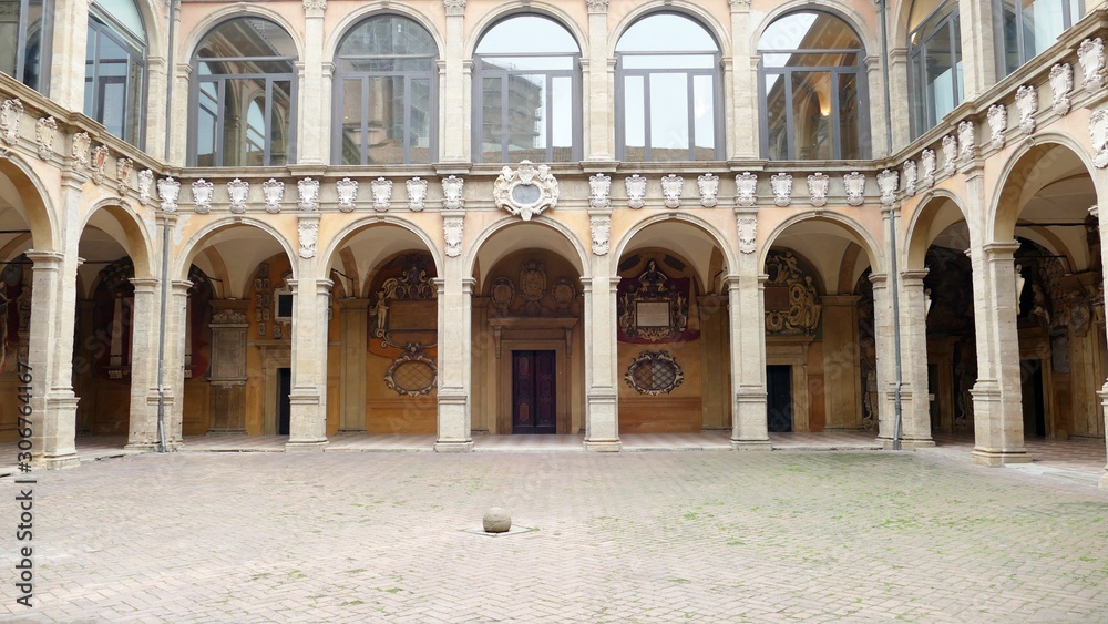 Biblioteca comunale dell'Archiginnasio. Bologna. Nord Italia