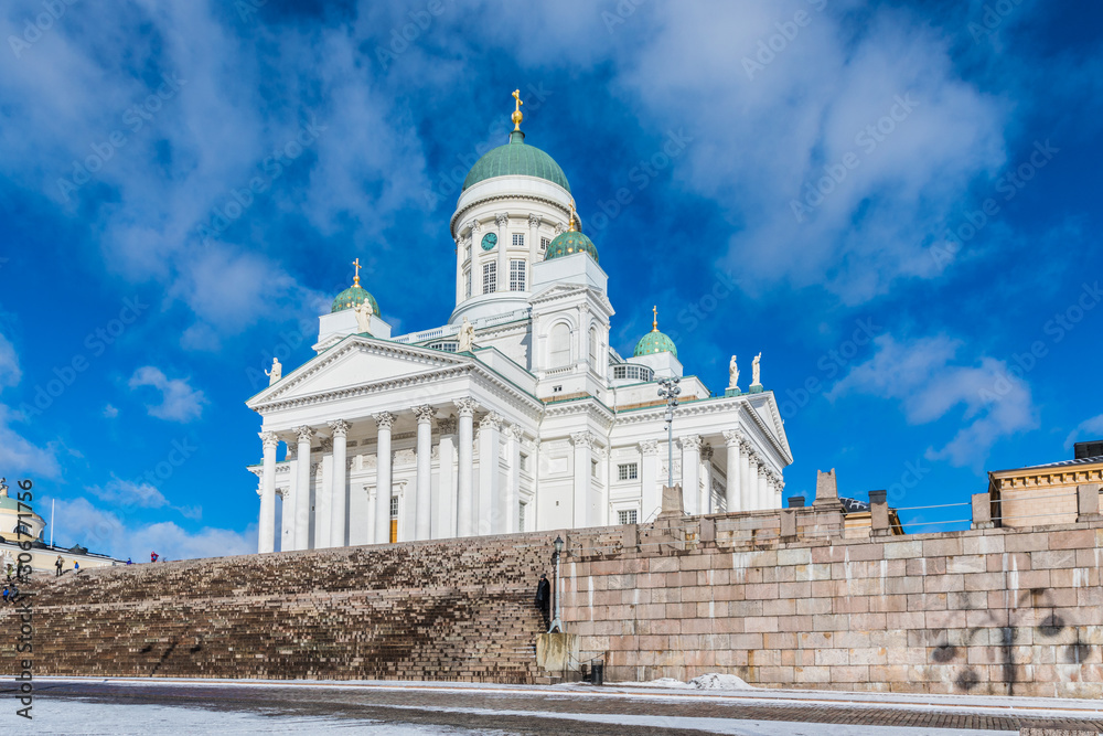 The Cathedral, a distinct landmark of Helsinki on Senate Square. Helsingin tuomiokirkko The Cathedral, a distinct landmark of Helsinki on Senate Square. Helsingin tuomiokirkko