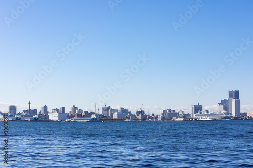 (神奈川県ｰ都市風景)埠頭から望む横浜湾岸エリア５ © moarave