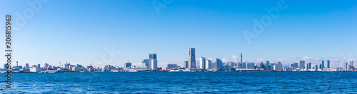 (神奈川県ｰ風景パノラマ)埠頭から望む横浜湾岸エリア３ © moarave