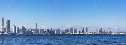 (神奈川県ｰ風景パノラマ)埠頭から望む横浜湾岸エリア６ © moarave