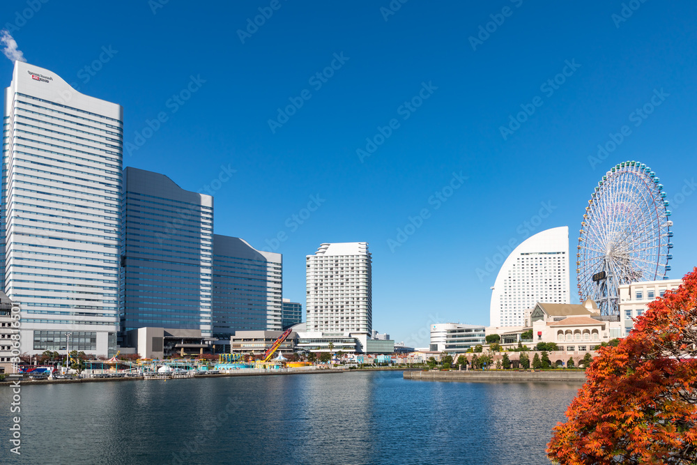 Naklejka premium (神奈川県ー都市風景)秋のみなとみらい風景2