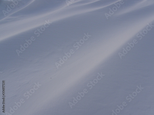 雪の風紋。風に吹かれた雪面の模様。北海道