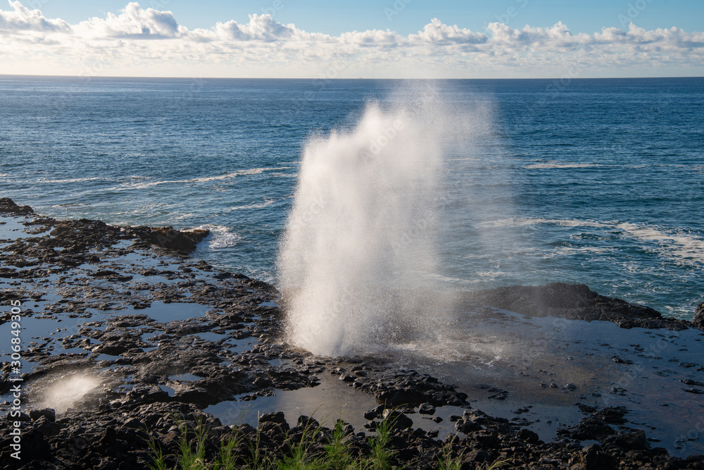 Spouting Horn blowhole on Kauai, Hawaii foto de Stock | Adobe Stock