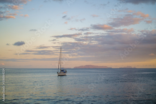 Fototapeta Naklejka Na Ścianę i Meble -  sailboat at sunset