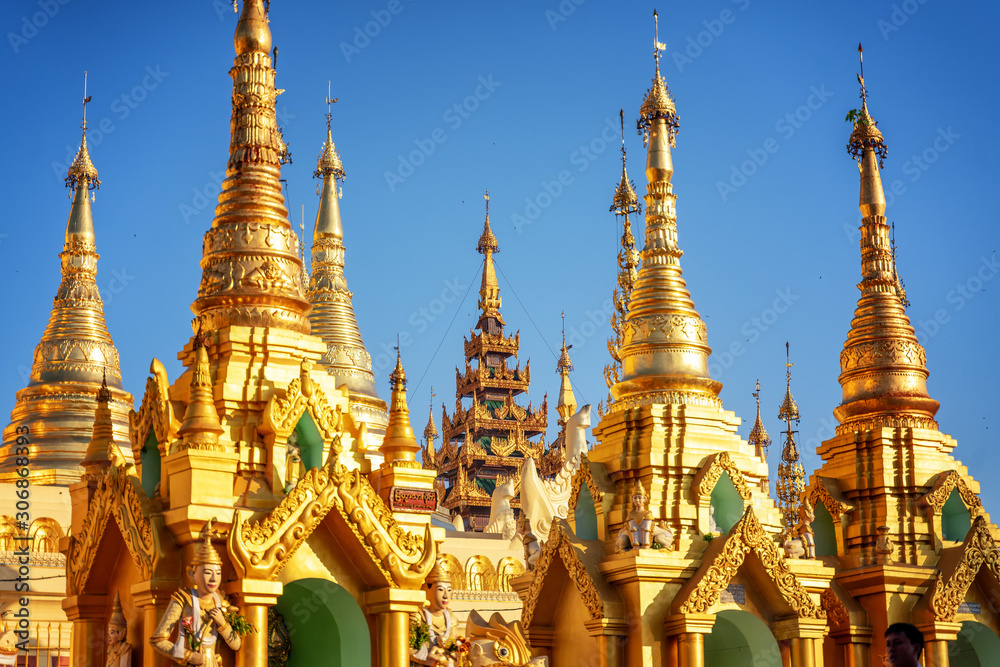 Fototapeta premium Shwedagon Paya pagoda Myanmer famous sacred place and tourist attraction landmark.Yangon, Myanmar