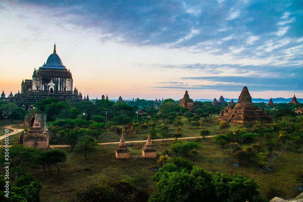 Atardecer en Bagan, Myanmar