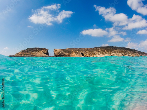 Fototapeta Naklejka Na Ścianę i Meble -  photograph in the mediterranean sea with sandy ground