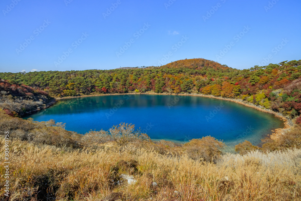 秋のえびの高原　不動池　宮崎県えびの市　Ebino plateau　hudou pond　autumn　Miyazaki　Ebino city