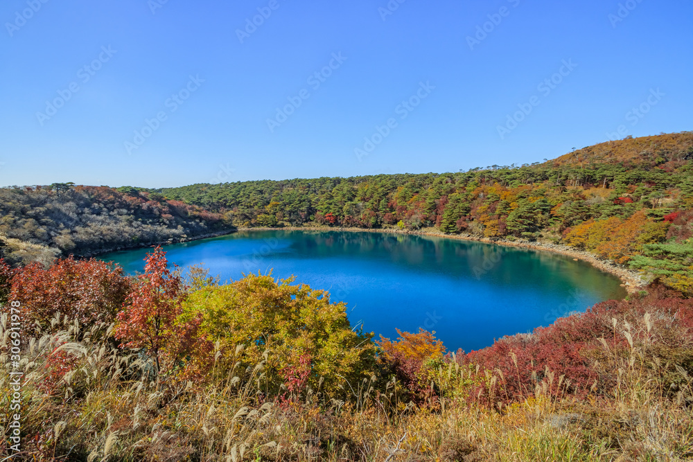 秋のえびの高原　不動池　宮崎県えびの市　Ebino plateau　hudou pond　autumn　Miyazaki　Ebino city