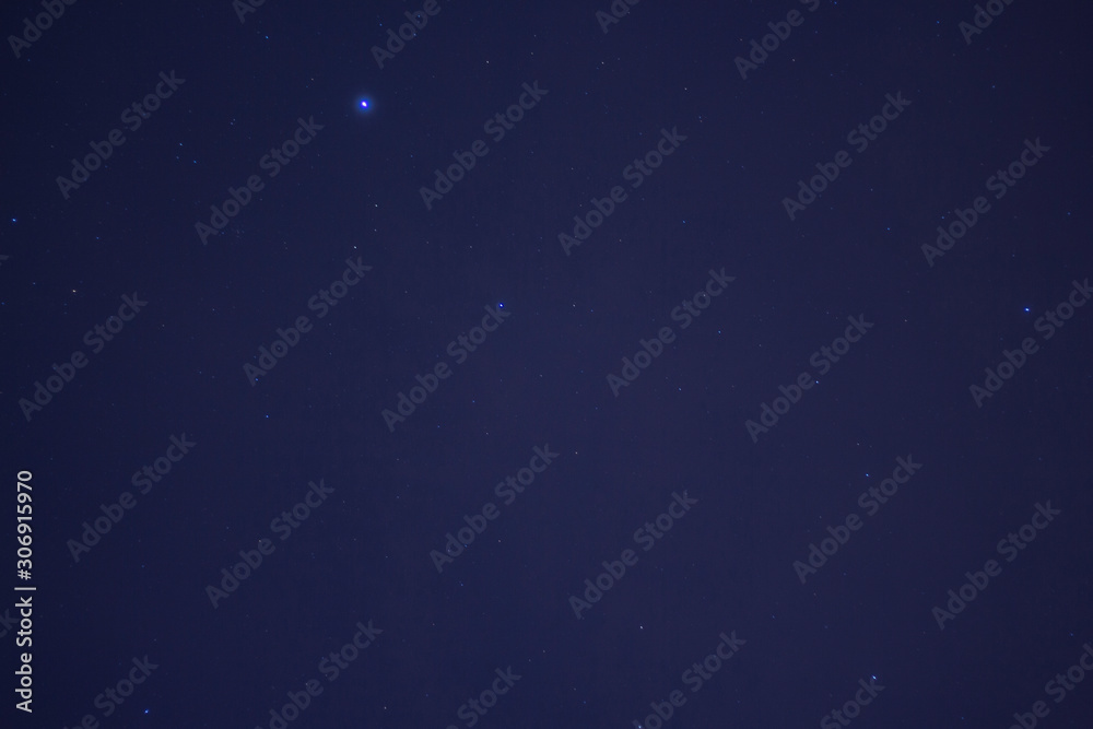 Fototapeta premium A blue skay on the city