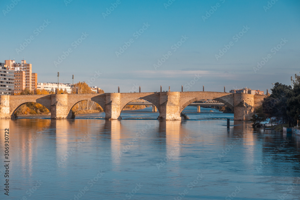 Zaragoza 29 de noviembre de 2019, River Ebro as it passes through the city of Zaragoza, Spain