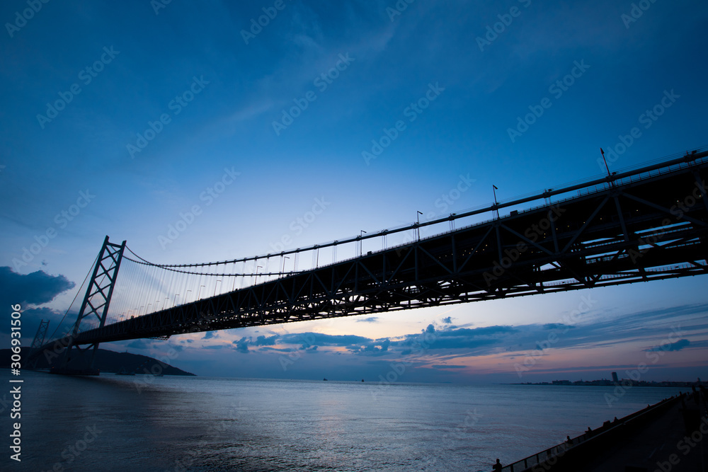 Obraz premium bridge at night