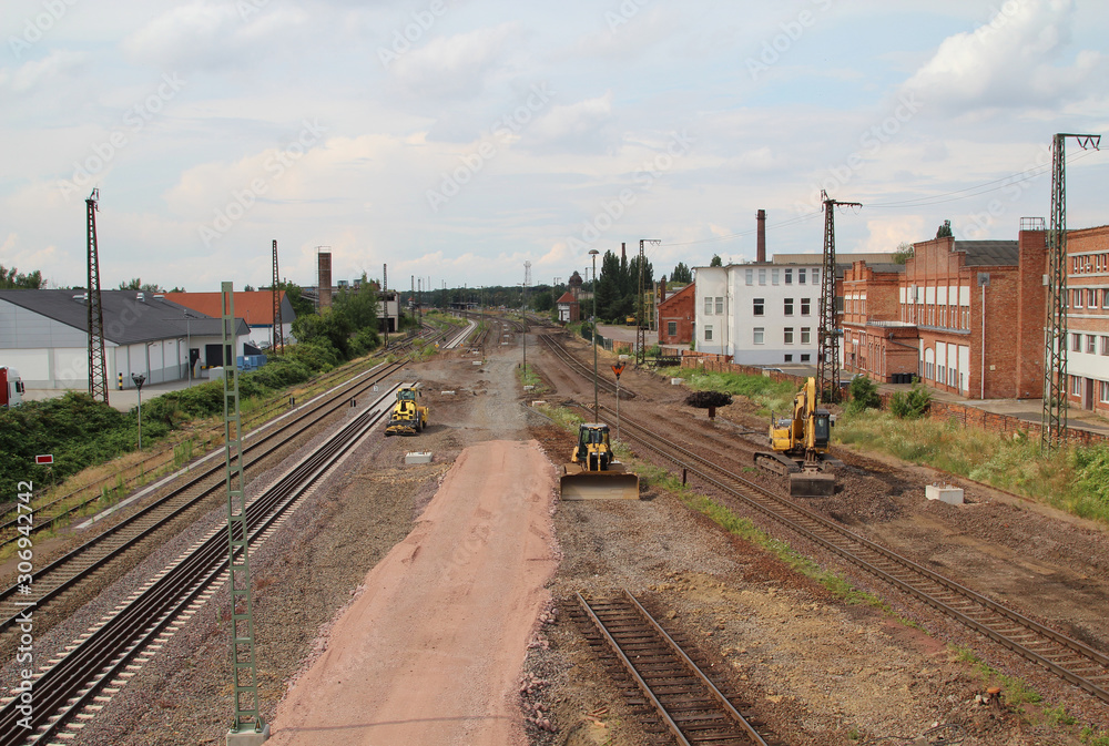 Blick auf Details auf einer Baustelle der Bahn Blick auf Details auf einer Baustelle der Bahn