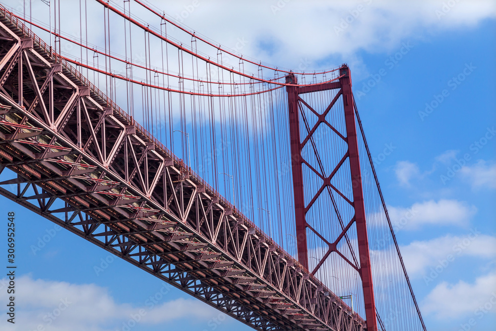Obraz premium The 25 de Abril Bridge