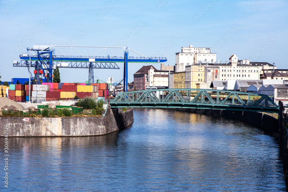 Obraz premium Industrial port in Frankfurt at the Main river