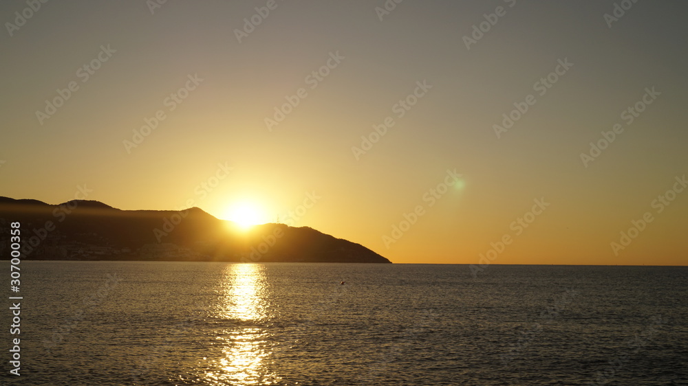 Sonnenaufgang an der Küste Spaniens