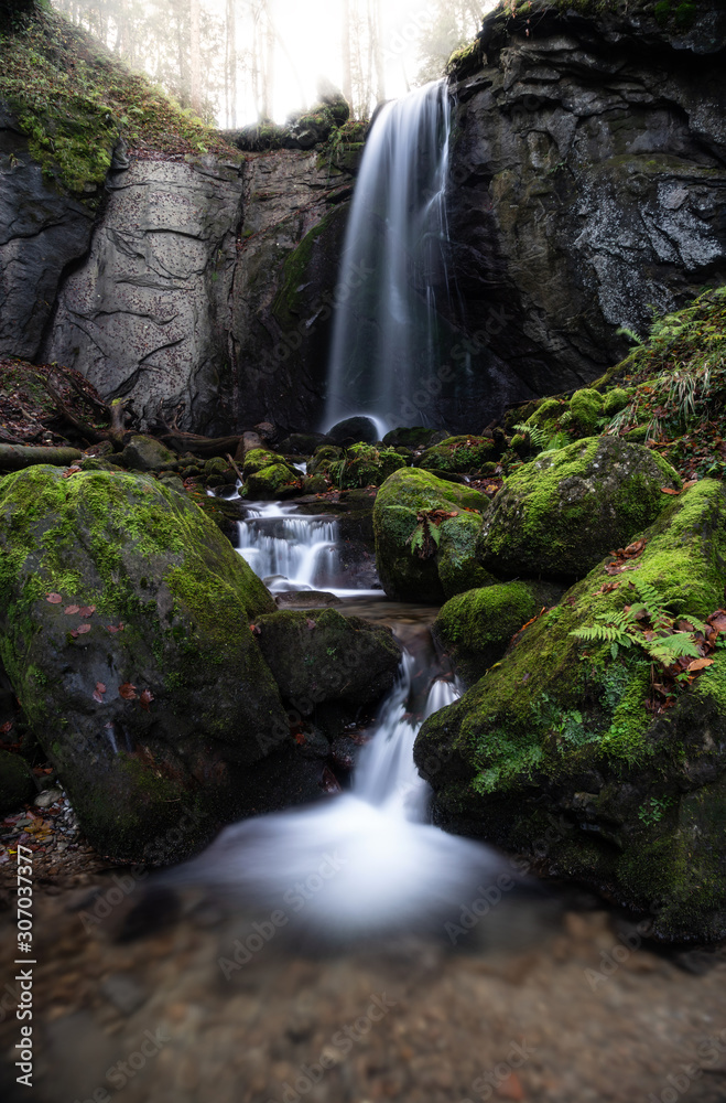 Obraz premium wasserfall