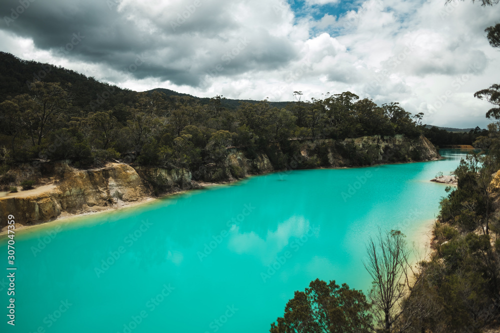 Obraz premium Aerial view of the Little blue lake in Tasmania with turquoise water
