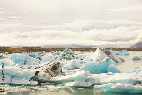 アイスランドの美しい風景、ヨークルスアゥルロゥン氷河湖 photo