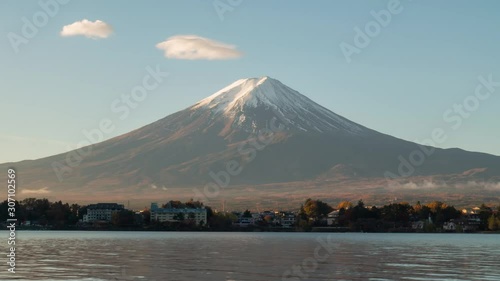 Wallpaper Mural 4K - time lapse movie of beautiful view of Mount Fuji with blue sky and cloud at mornuing, lake Kawaguchiko, Japan, best landmark places in Japan, landscape, travel and nature concept. Torontodigital.ca