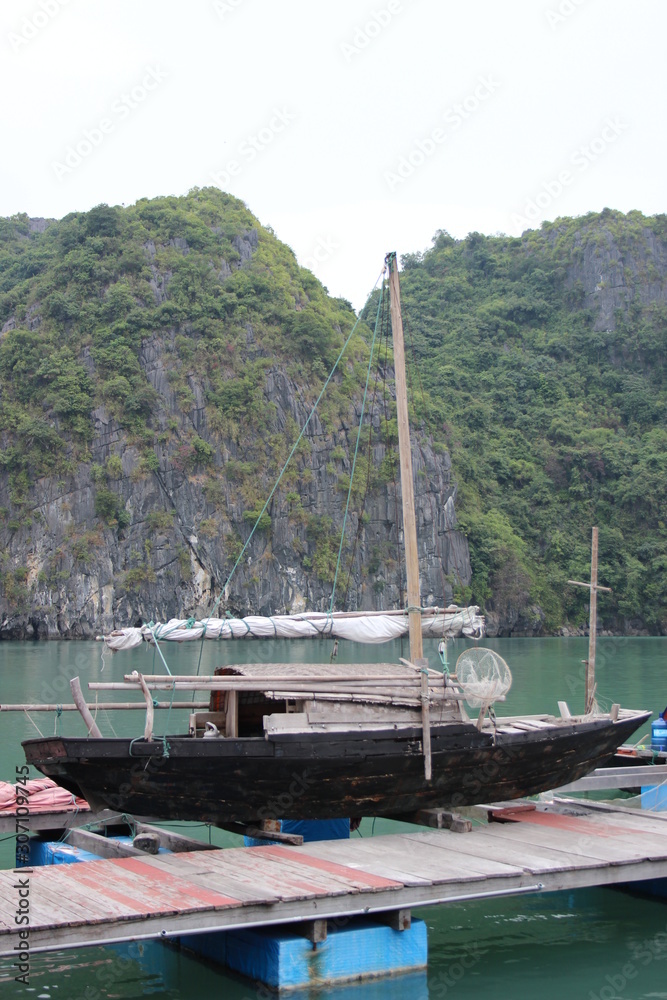 Naklejka premium Baie de Halong