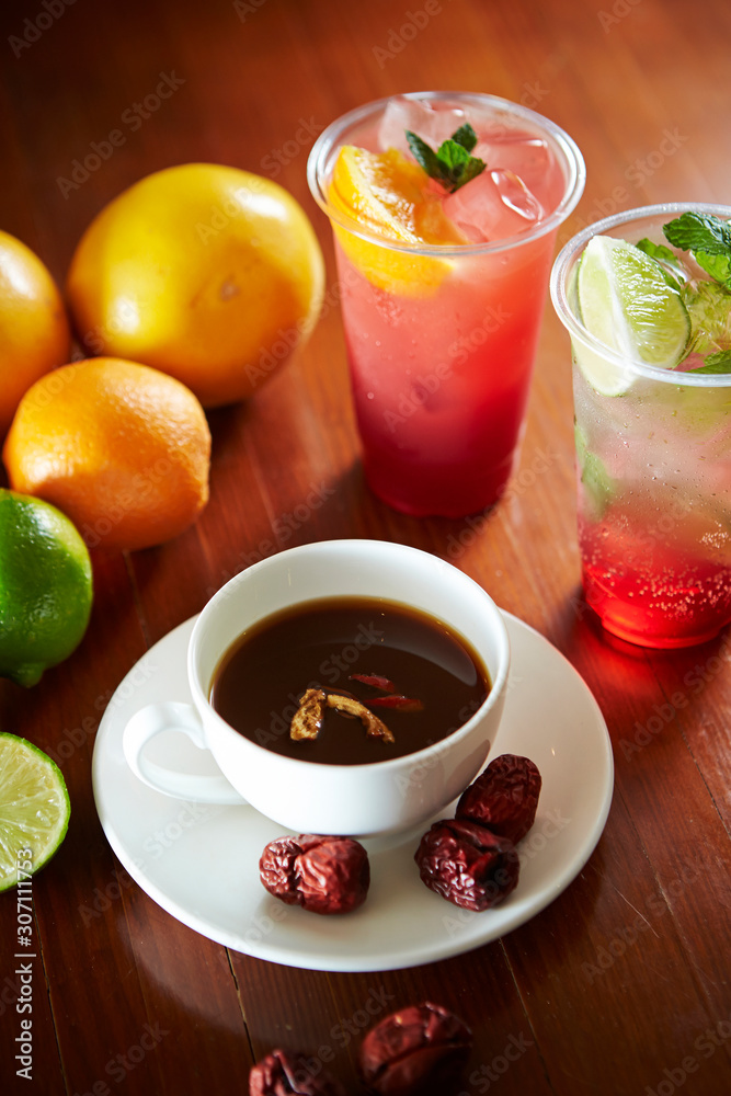 Chinese herbal medicine drink and fresh juice Chinese herbal medicine drink and fresh juice