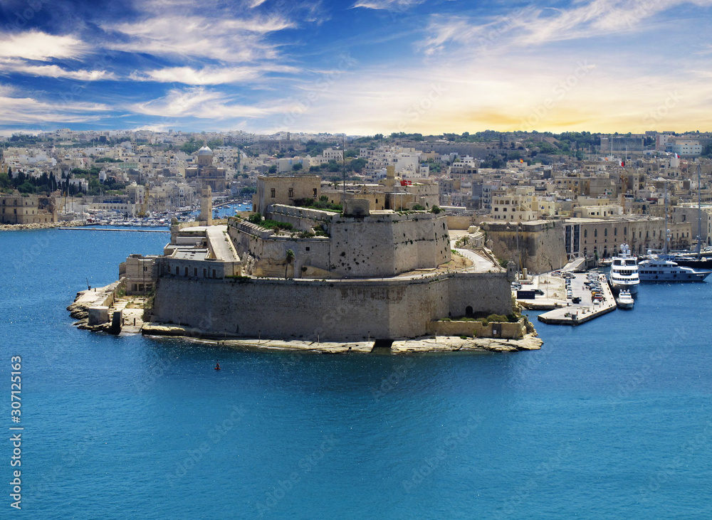 Valetta port and fortress pier skyline      