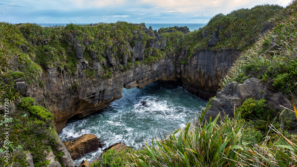 Pancake rocks near Punakaiki Pancake rocks near Punakaiki