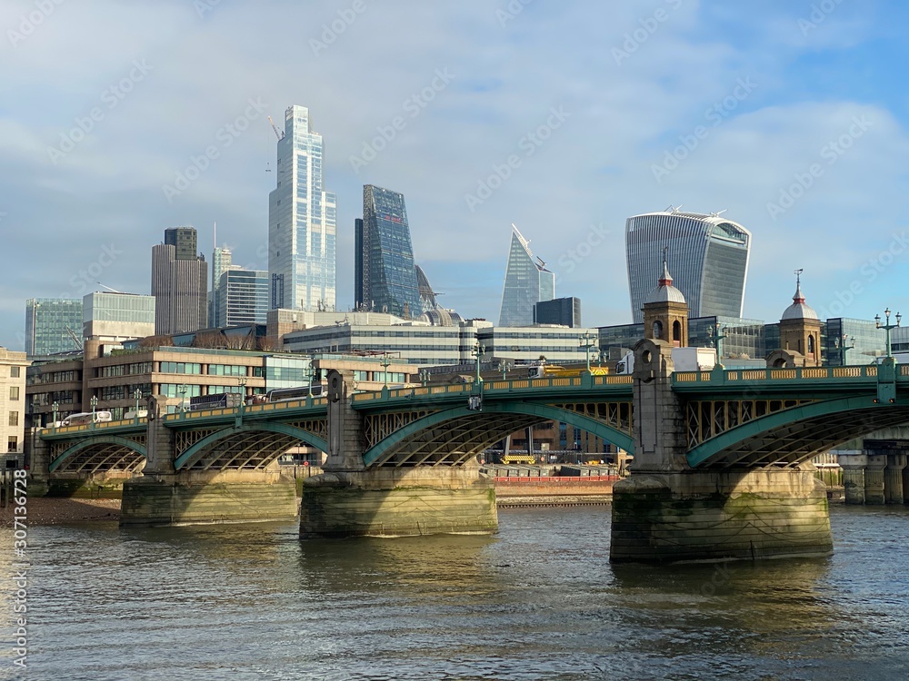 Obraz premium The City of London from across the Thames