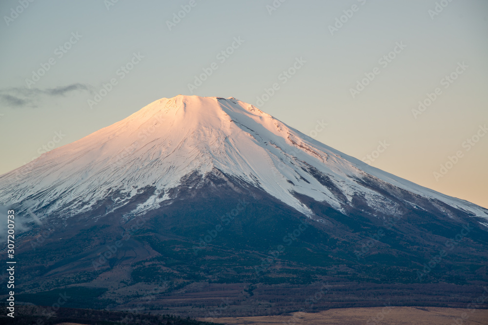 日の出　富士山　右側コピースペース