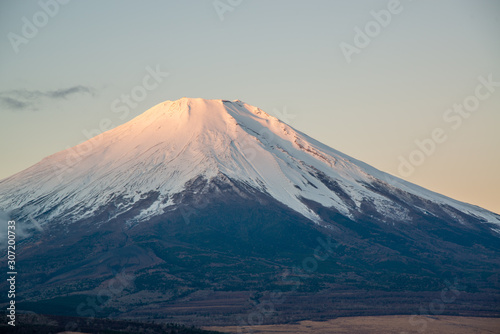 日の出 富士山 右側コピースペース