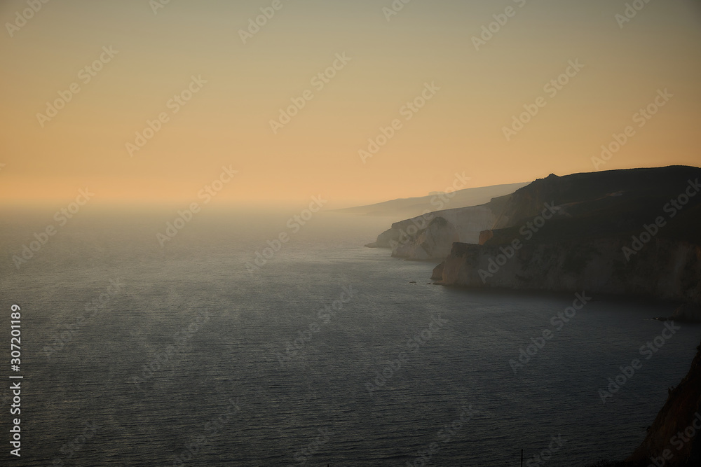Tramonto romantico a Zante, in Grecia Tramonto romantico a Zante, in Grecia