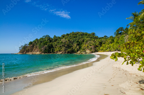 Beach in Manuel Antonio Costa Rica © roca83
