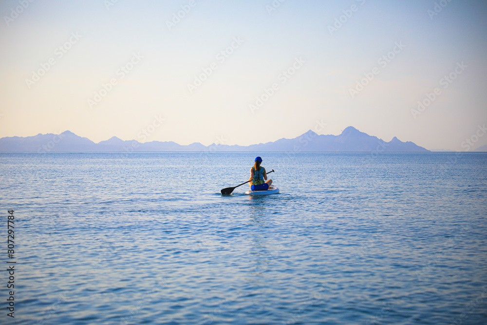 Paseo en kayak en el mar de Cortés Paseo en kayak en el mar de Cortés